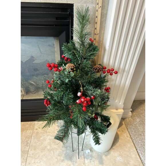 Set of 2 22” Outdoor Pathway Christmas Trees, Battery Operated Pre-Lit Holida - Picture 4 of 12
